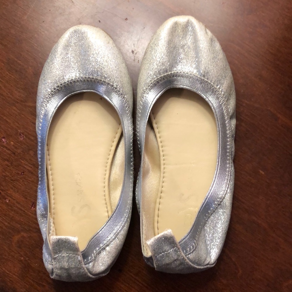 Yosi Samra kids silver flats size 12.